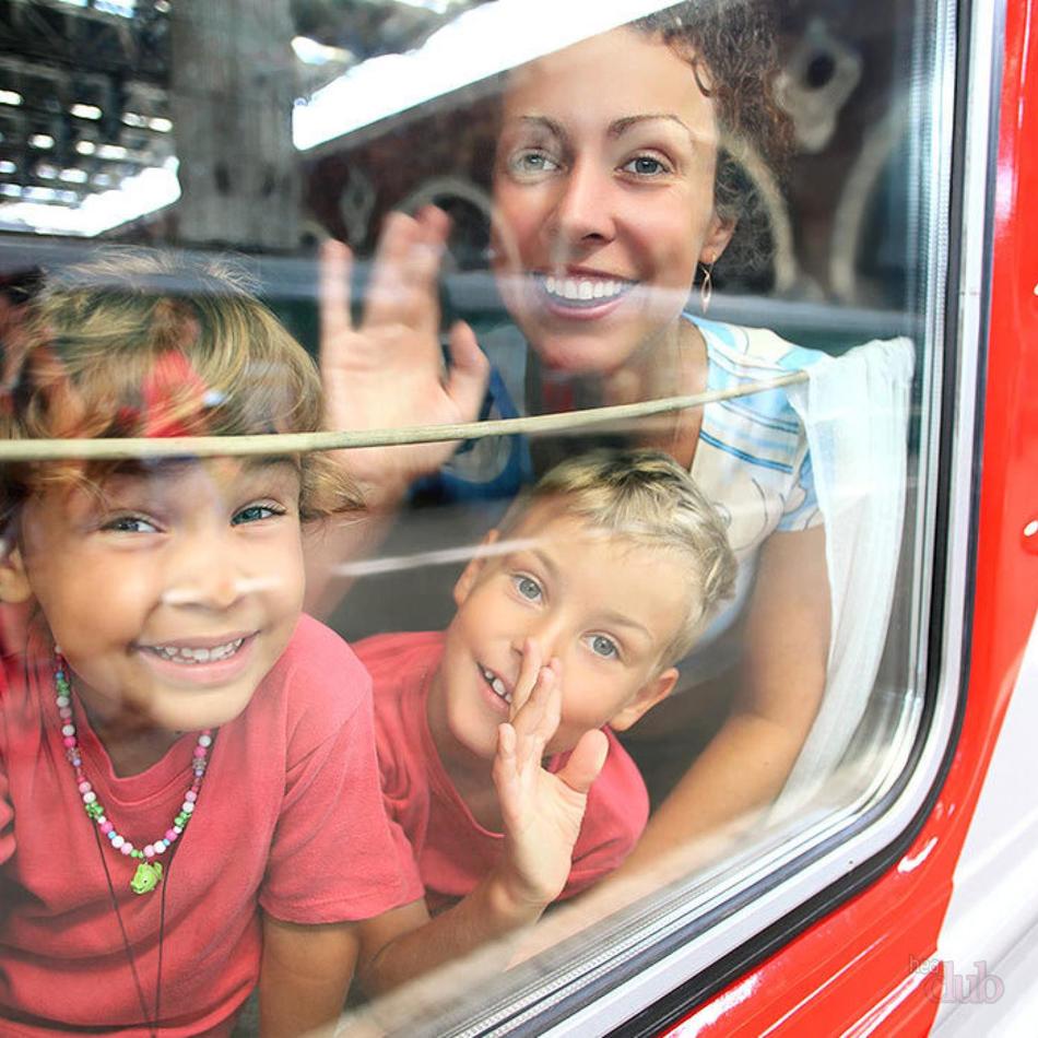 На каникулах дети смогут ездить в поездах со скидкой