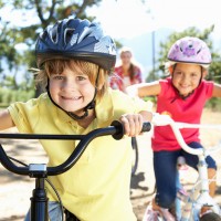Как научить ребенка кататься на велосипеде